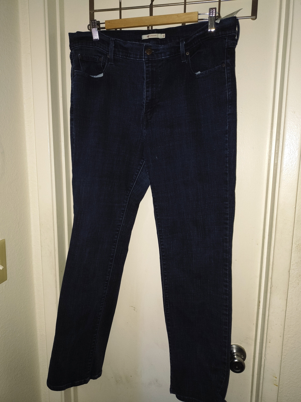 Women's Straight-Leg Jeans in Dark Blue